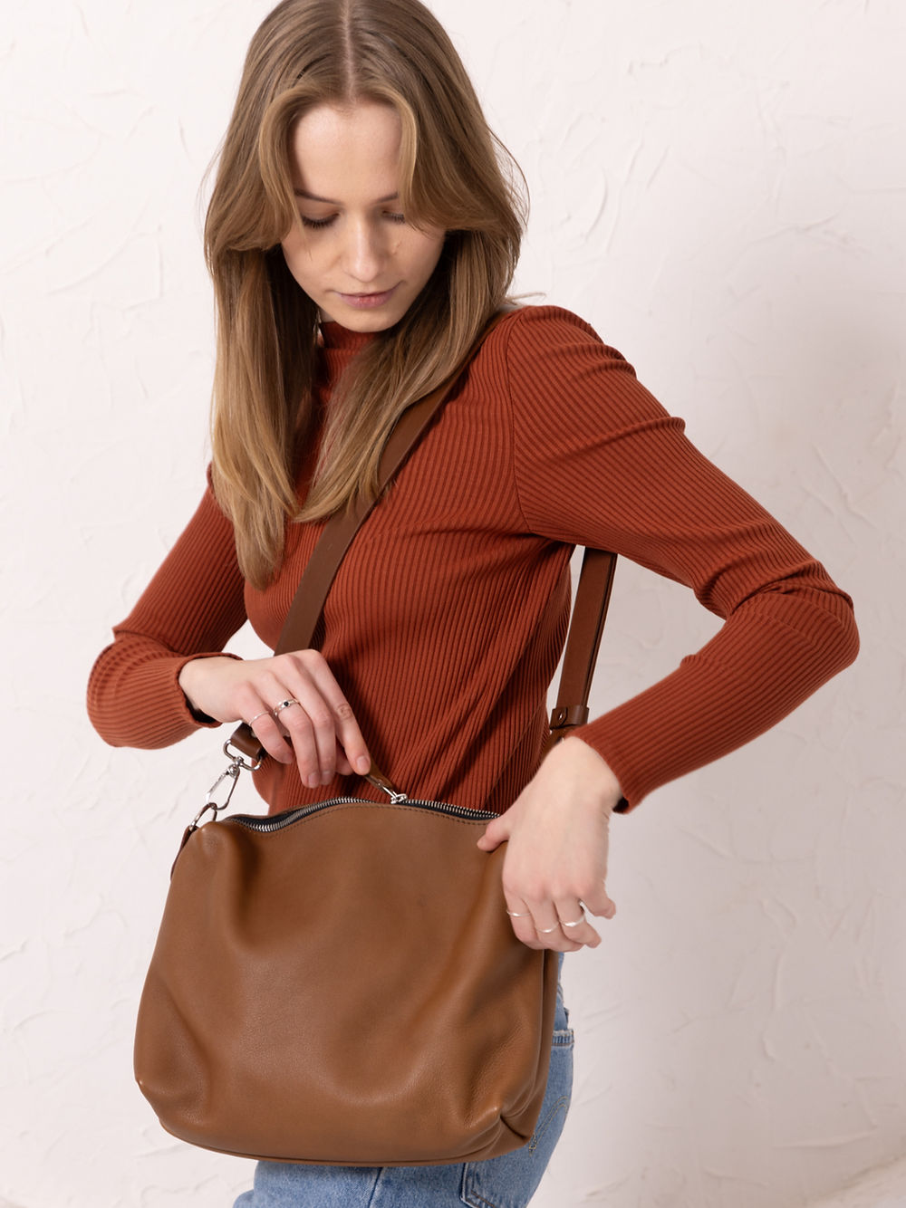 ROBIN Leather Handbag Large - Camel Brown